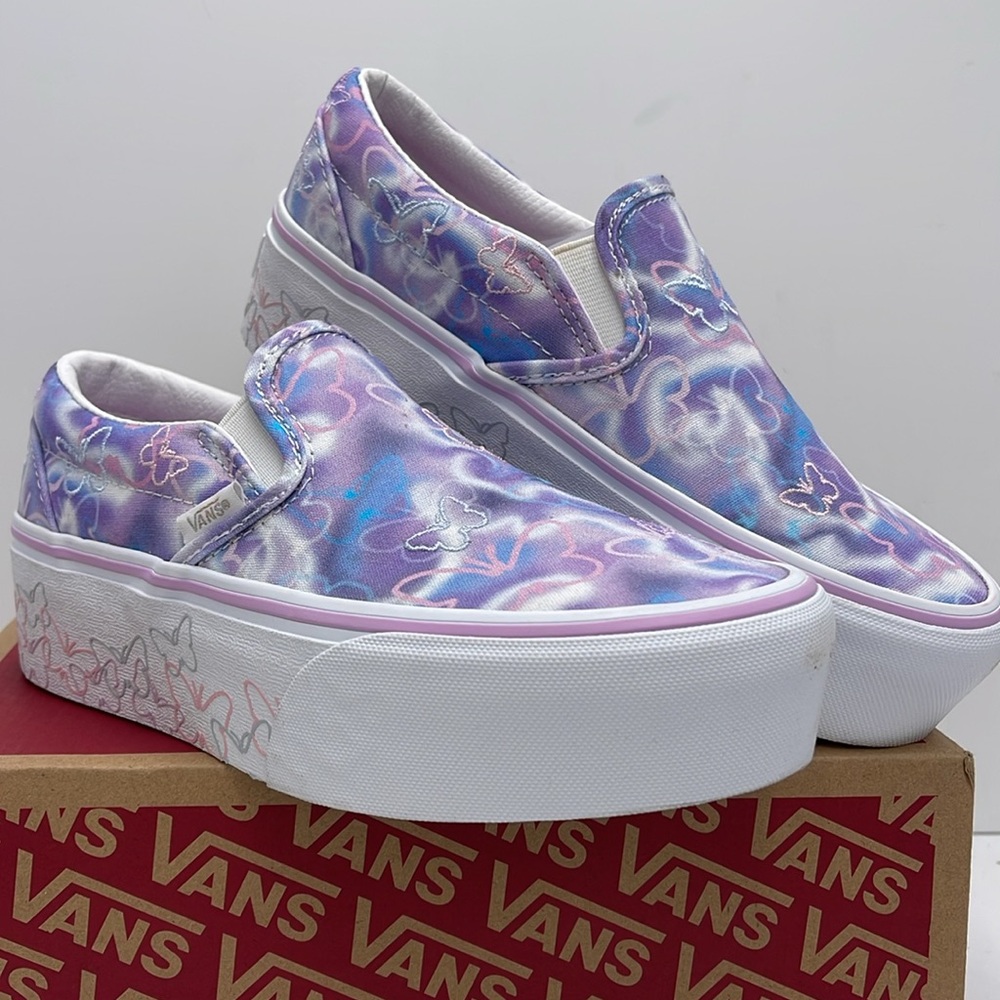 Vans WMNS Purple Platform Sneakers Classic Slip-On
Butterfly Dreams
VN0A7Q5RKPL - Picture 4 of 16